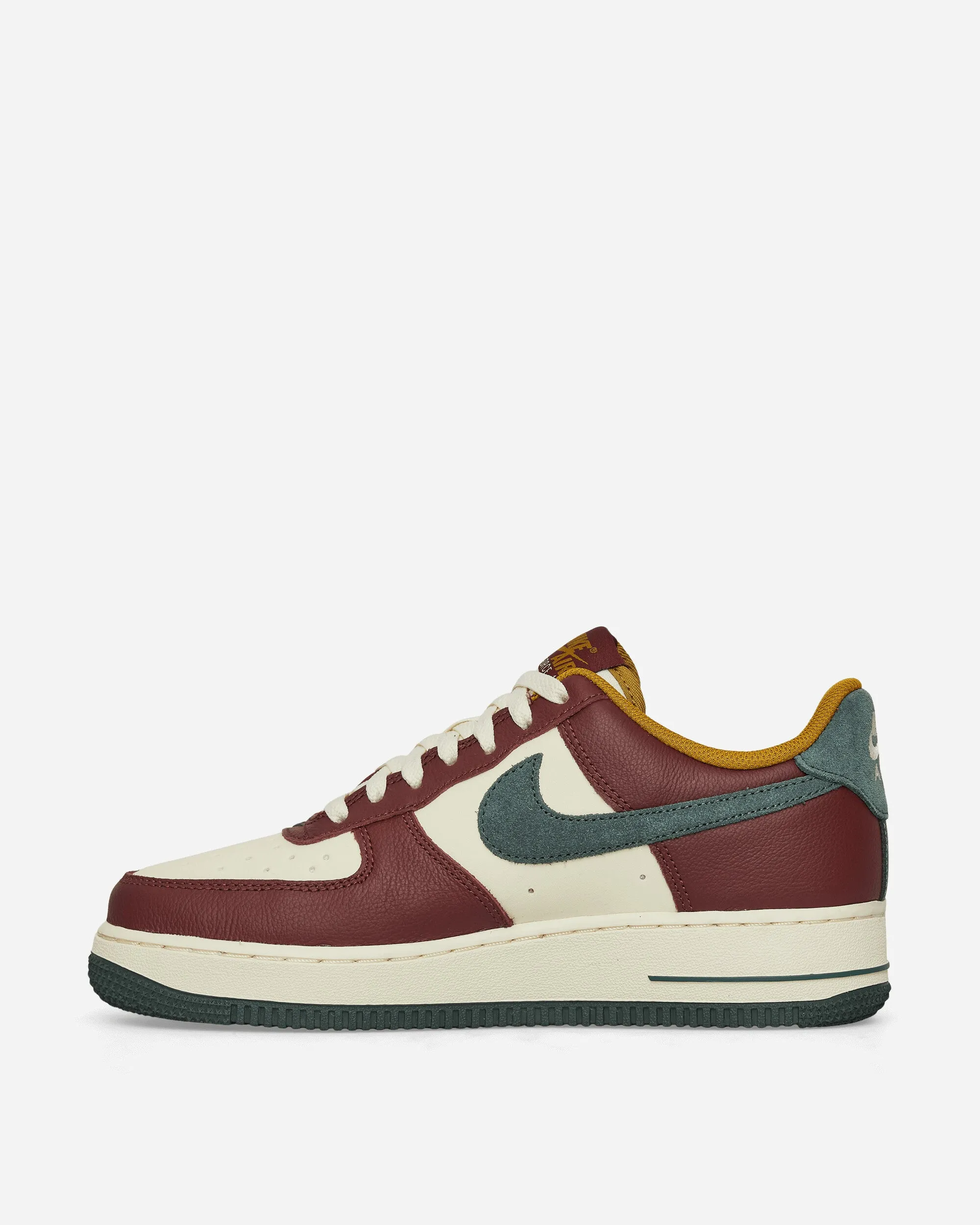 Air Force 1 '07 LV8 Sneakers Coconut Milk / Dark Team Red